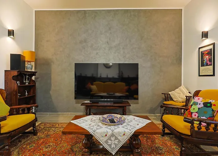 Apartment Scini By Rentbeat