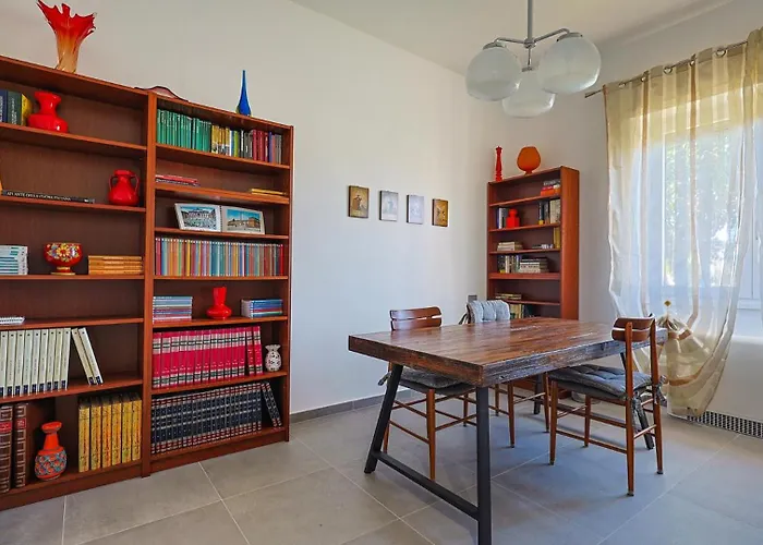Apartment Scini By Rentbeat